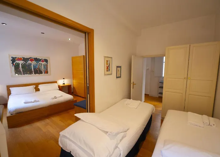Cozy 2br Near Piazza Navona *